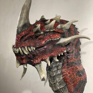 „Kharzuul - Wandskulptur“ von Winton Afrić, Handveredelte Unikat-Wandskulptur (gegossenes PLA/Kunststoff), Einzelstück, signiert, ca. 125 cm Höhe, ca. 5 kg Gewicht – Skulptur bei Favori Art