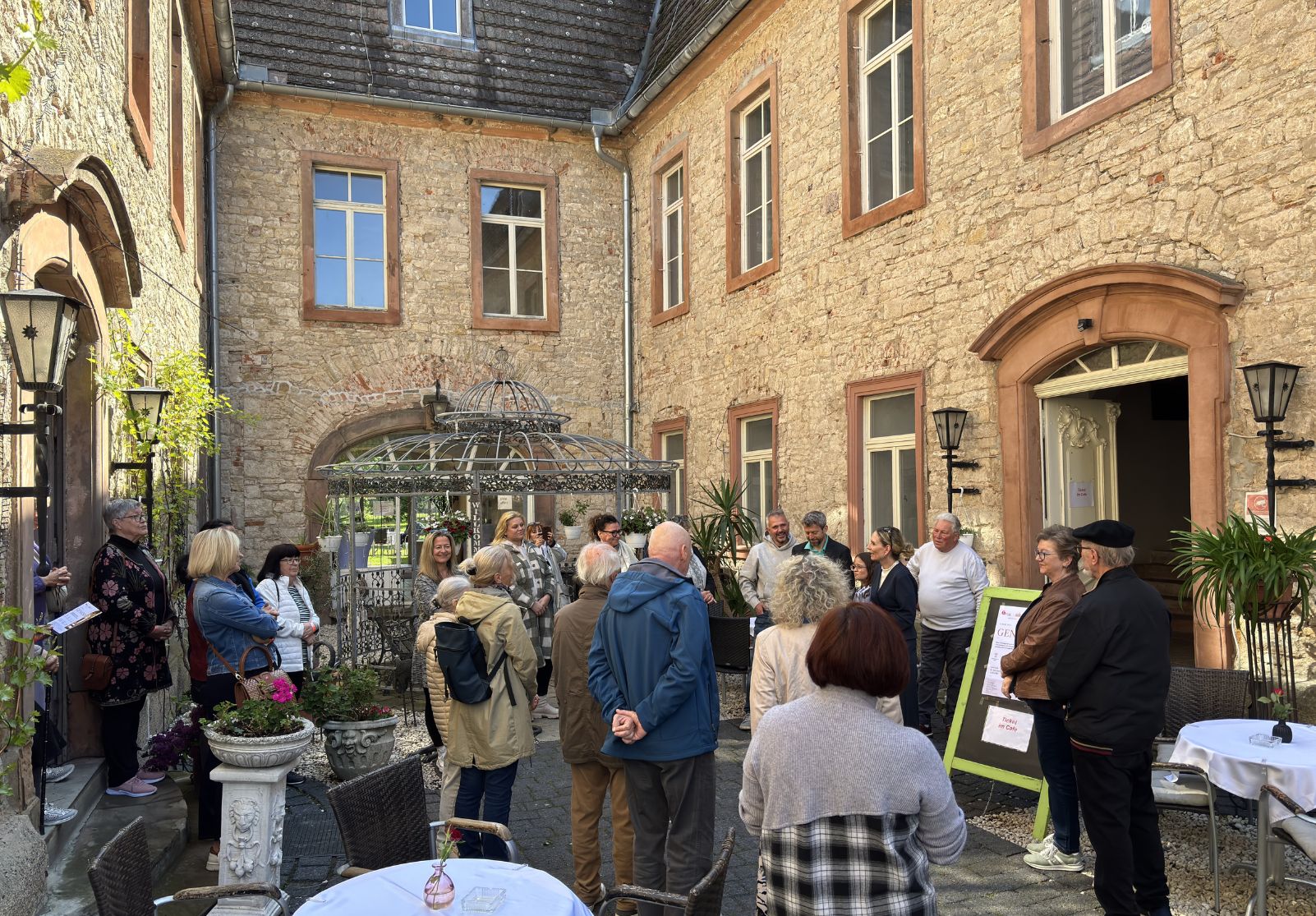 Eröffnung von FAVORI No. 1: Genesis im Schloss Gleina, Mai 2026